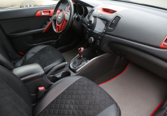 Подержанный автомобиль Kia Cerato Sedan 2011 года (9 фото)