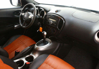 Подержанный автомобиль Nissan Juke 2015 года (6 фото)