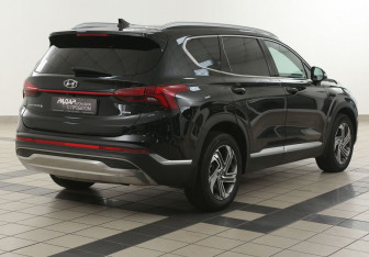 Подержанный автомобиль Hyundai Santa Fe 2021 года (4 фото)