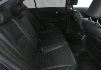 Подержанный автомобиль Honda Accord Sedan 2013 года (11 фото)