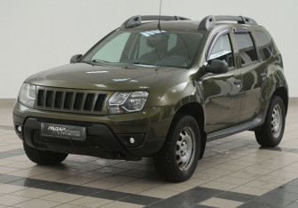 Подержанный автомобиль Renault Duster 2016 года (8 фото)