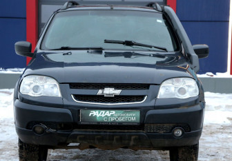 Подержанный автомобиль Chevrolet Niva 2012 года (2 фото)