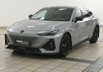 Подержанный автомобиль Changan UNI-V 2024 года (8 фото)