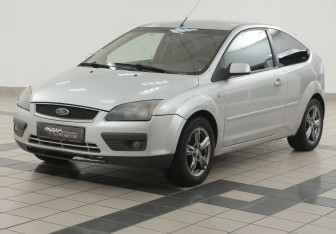 Подержанный автомобиль Ford Focus Hatchback 2007 года (8 фото)
