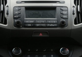 Подержанный автомобиль Kia Sportage 2014 года (15 фото)