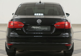 Подержанный автомобиль Volkswagen Jetta Sedan 2013 года (3 фото)