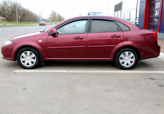 Подержанный автомобиль Daewoo Gentra Sedan 2014 года (8 фото)