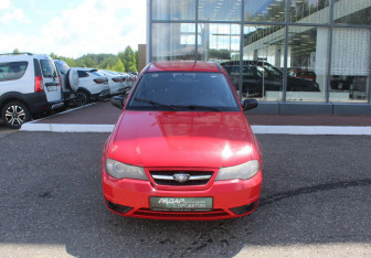 Подержанный автомобиль Daewoo Nexia Sedan 2010 года (2 фото)