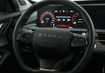 Подержанный автомобиль Exeed LX 2023 года (18 фото)