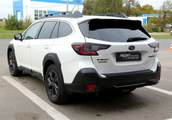 Подержанный автомобиль Subaru Outback Wagon 2021 года (4 фото)