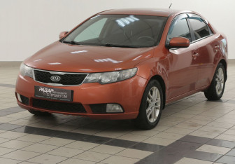 Подержанный автомобиль Kia Cerato Sedan 2010 года (8 фото)