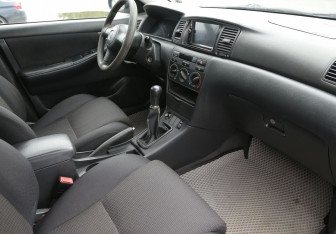 Подержанный автомобиль Toyota Corolla Sedan 2006 года (9 фото)