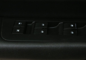 Подержанный автомобиль Chevrolet Captiva 2013 года (17 фото)