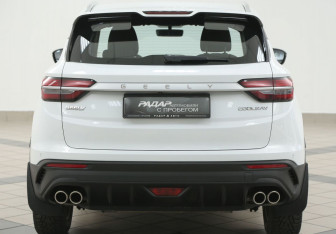 Подержанный автомобиль Geely Coolray 2023 года (3 фото)