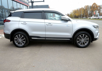 Подержанный автомобиль Geely Atlas Pro 2023 года (7 фото)