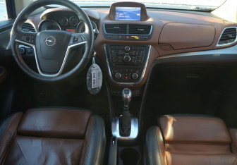 Подержанный автомобиль Opel Mokka 2013 года (12 фото)