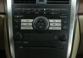 Подержанный автомобиль Nissan Teana 2006 года (13 фото)