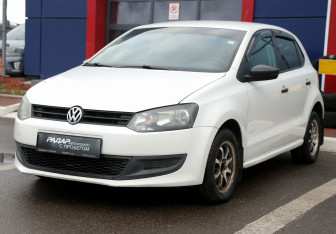 Подержанный автомобиль Volkswagen Polo Hatchback 2010 года (3 фото)