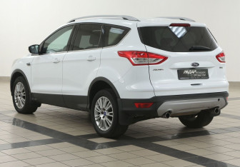 Подержанный автомобиль Ford Kuga 2014 года (2 фото)