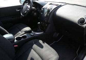 Подержанный автомобиль Nissan Qashqai+2 2011 года (9 фото)