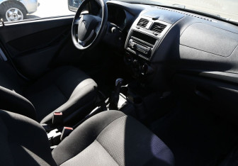 Подержанный автомобиль LADA (ВАЗ) Kalina Hatchback 2013 года (9 фото)