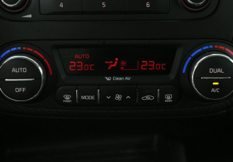 Подержанный автомобиль Kia Cerato Sedan 2015 года (16 фото)
