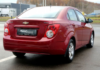 Подержанный автомобиль Chevrolet Aveo Sedan 2013 года (6 фото)