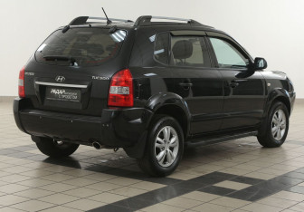 Подержанный автомобиль Hyundai Tucson 2008 года (4 фото)