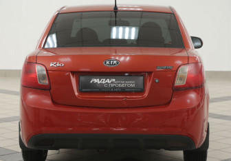 Подержанный автомобиль Kia Rio Sedan 2011 года (3 фото)