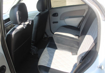 Подержанный автомобиль Renault Logan Sedan 2008 года (13 фото)