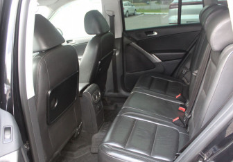 Подержанный автомобиль Volkswagen Tiguan 2008 года (12 фото)