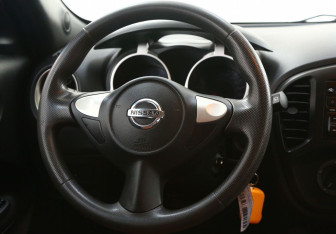 Подержанный автомобиль Nissan Juke 2015 года (12 фото)