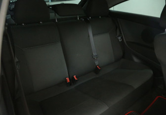 Подержанный автомобиль Opel Astra Hatchback 2008 года (11 фото)