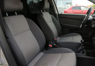 Подержанный автомобиль Chevrolet Aveo Hatchback 2011 года (10 фото)