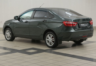 Подержанный автомобиль LADA (ВАЗ) Vesta Sedan 2017 года (2 фото)