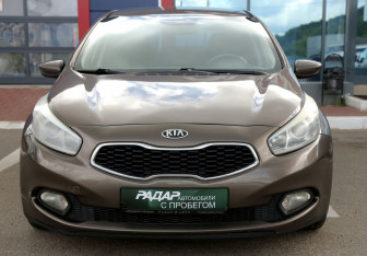 Подержанный автомобиль Kia Ceed Hatchback 2014 года (2 фото)