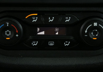 Подержанный автомобиль LADA (ВАЗ) Vesta Sedan 2018 года (17 фото)