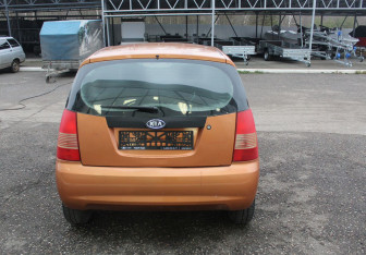 Подержанный автомобиль Kia Picanto 2007 года (6 фото)