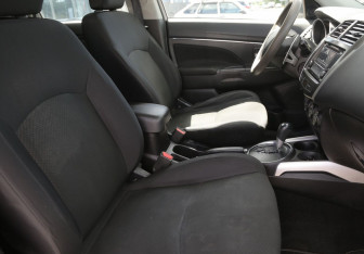 Подержанный автомобиль Mitsubishi ASX 2013 года (11 фото)