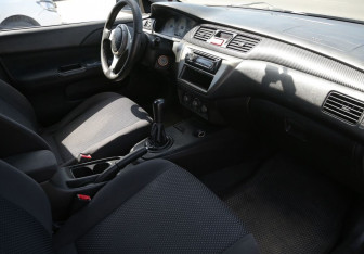 Подержанный автомобиль Mitsubishi Lancer Sedan 2006 года (9 фото)