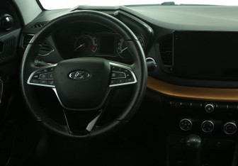 Подержанный автомобиль LADA (ВАЗ) Vesta Sedan 2023 года (14 фото)