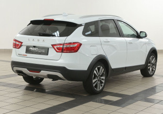 Подержанный автомобиль LADA (ВАЗ) Vesta Wagon 2019 года (4 фото)