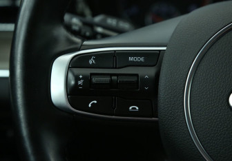 Подержанный автомобиль Kia K5 2020 года (28 фото)