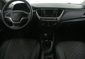 Подержанный автомобиль Hyundai Solaris Sedan 2017 года (12 фото)