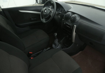 Подержанный автомобиль Nissan Almera Sedan 2018 года (9 фото)