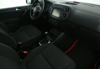 Подержанный автомобиль Volkswagen Tiguan 2014 года (9 фото)