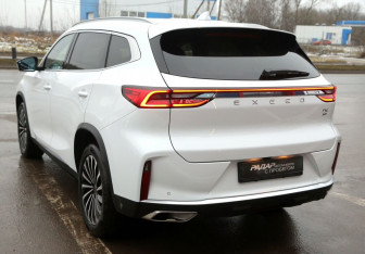 Подержанный автомобиль Exeed TXL 2023 года (4 фото)