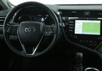 Подержанный автомобиль Toyota Camry Sedan 2020 года (14 фото)
