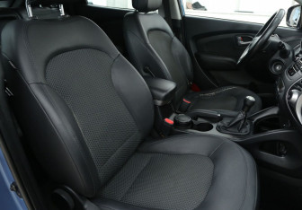 Подержанный автомобиль Hyundai ix35 2012 года (10 фото)