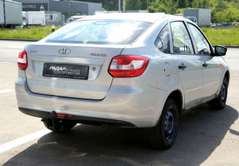 Подержанный автомобиль LADA (ВАЗ) Granta Liftback 2015 года (6 фото)